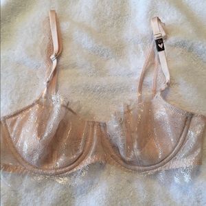 Victoria’s Secret Dream Angels Push-Up Bra 32C